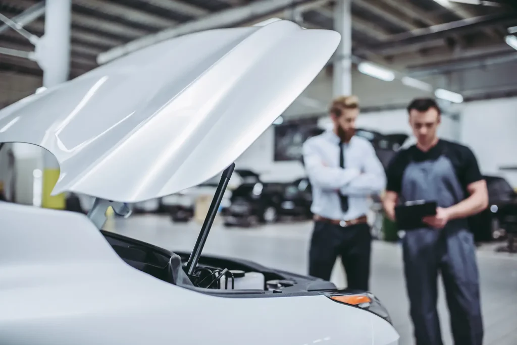 Estimators and shop leads using auto repair technician platform to manage repair flow